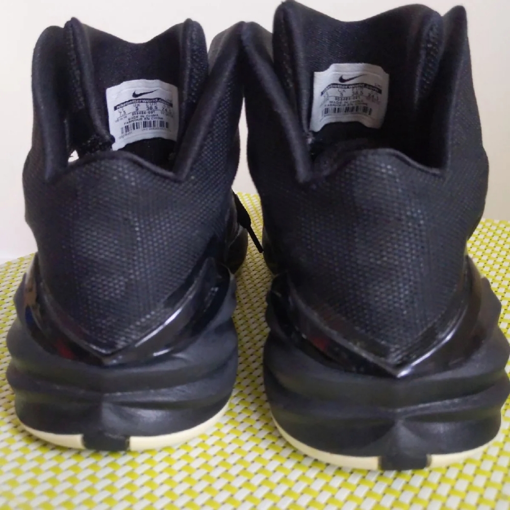 Nike Hyperdunk - image 3